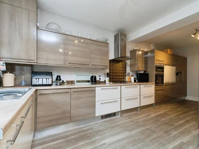 House for sale in London Borough of Merton, Mitcham