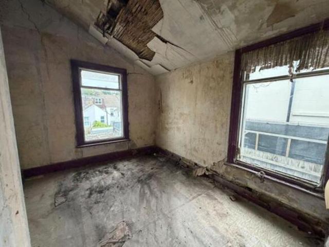 Cottage for sale in Chatham Docks, Chatham