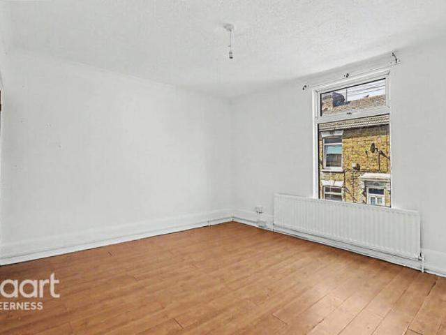 Cottage for sale in Sheerness, Oad Street