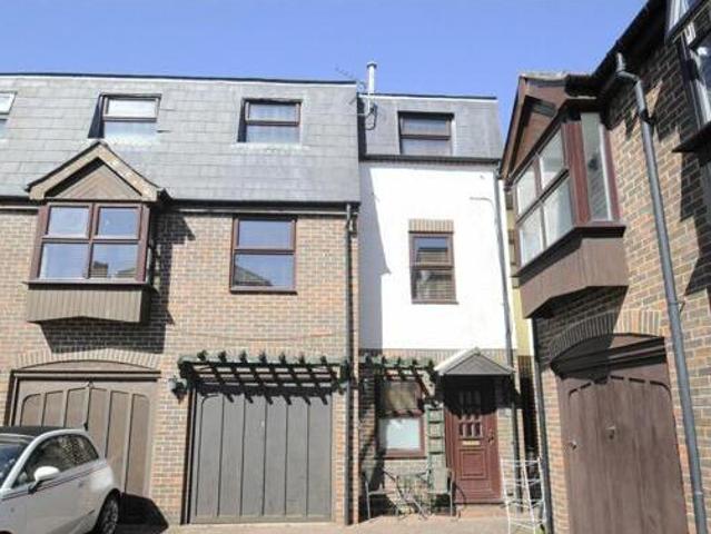 House for sale in Middlecroft, Hampshire