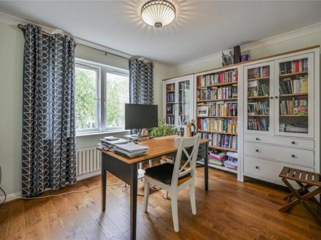 Cottage for sale in Cat Hill