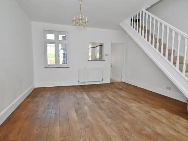 Cottage for sale in Twickenham, Greater London