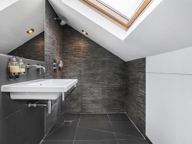 Cottage for sale in St Albans, Five Acres