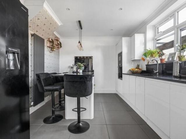 Cottage for sale in Watford, Hertfordshire