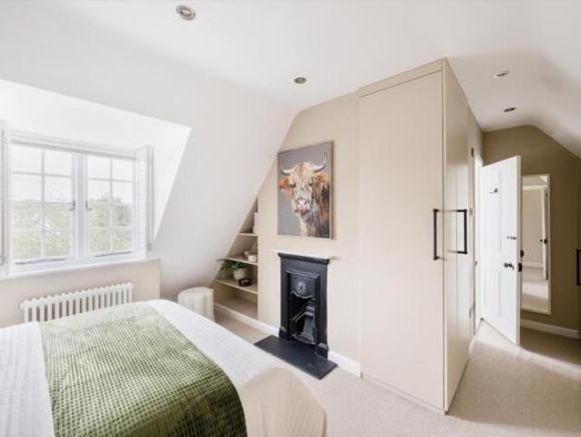 Cottage for sale in Cat Hill, England
