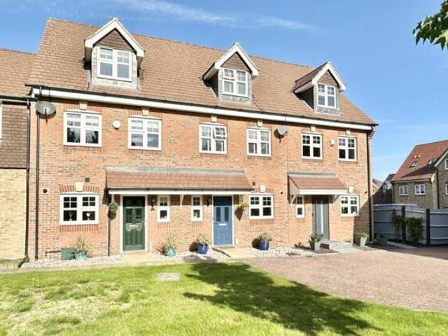 House for sale in Heol-las, Surrey