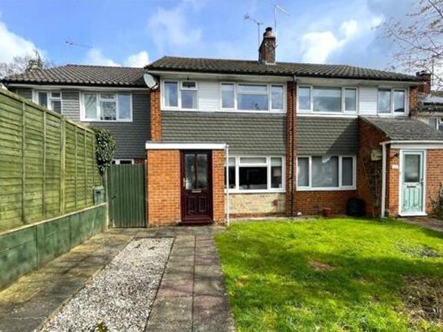 House for sale in Heol-las, Surrey