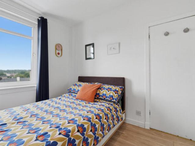 Cottage for sale in Knightswood, Scotland