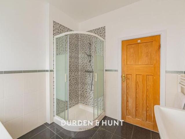 Cottage for sale in Wanstead, Greater London
