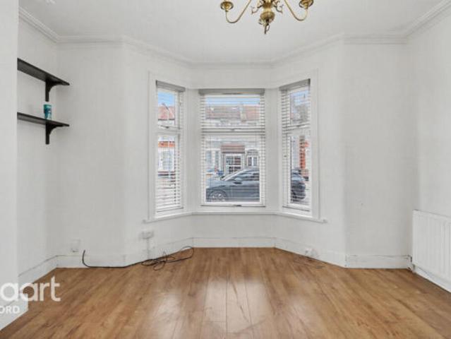 Cottage for sale in Ilford, Greater London