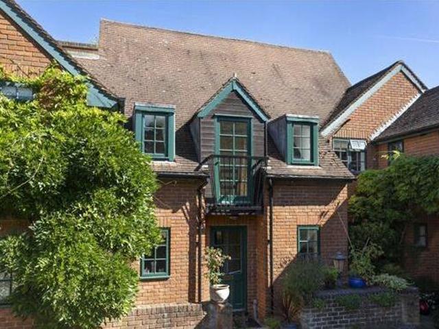 House for sale in Kingston Upon Thames, Greater London