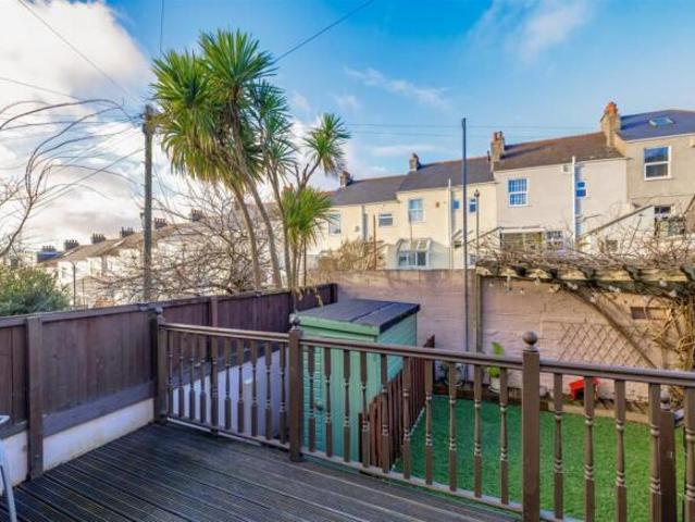 Cottage for sale in Mount Wise