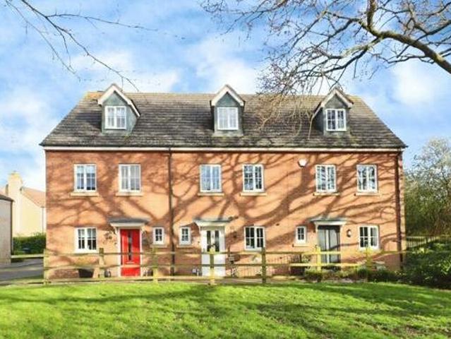 House for sale in Cawston, New Bilton