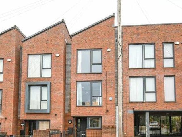 House for sale in Birkenhead, Liverpool City Region
