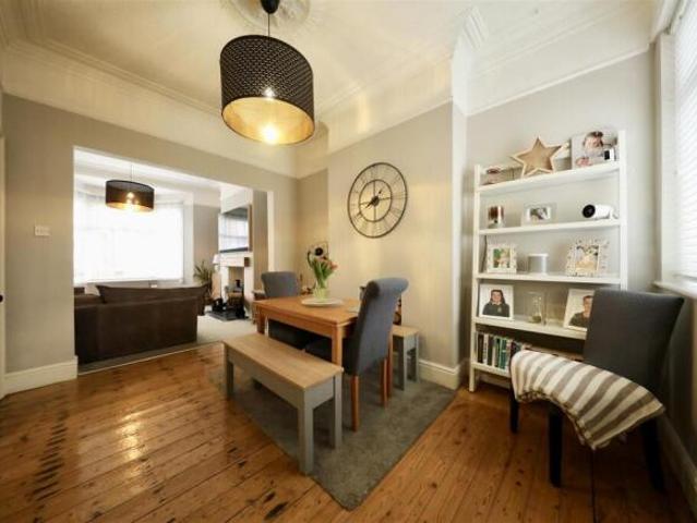 Cottage for sale in The Dukeries, Hull