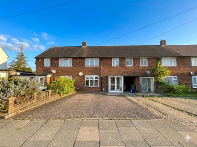 Cottage for sale in Luton