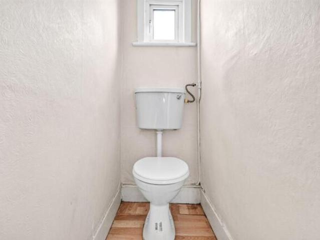 Cottage for sale in Cat Hill