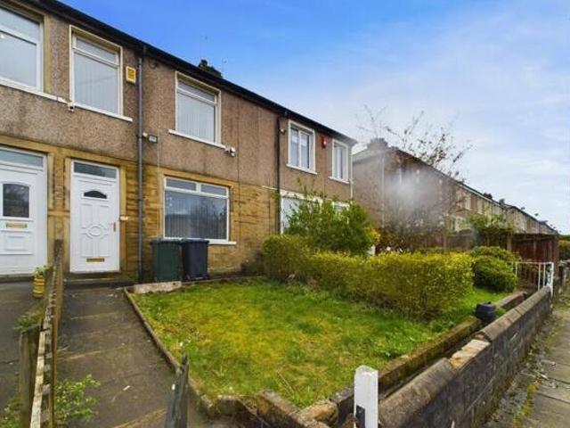 House for sale in Greengates, West Yorkshire