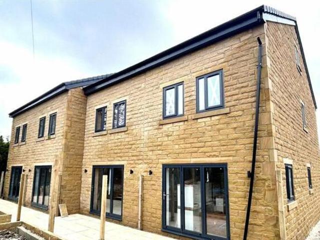 House for sale in Crossflatts, West Yorkshire