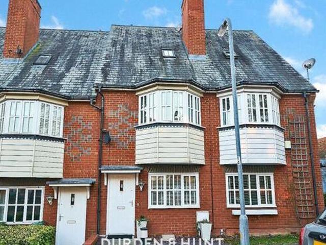 House for sale in The Galleries, Navestock Side