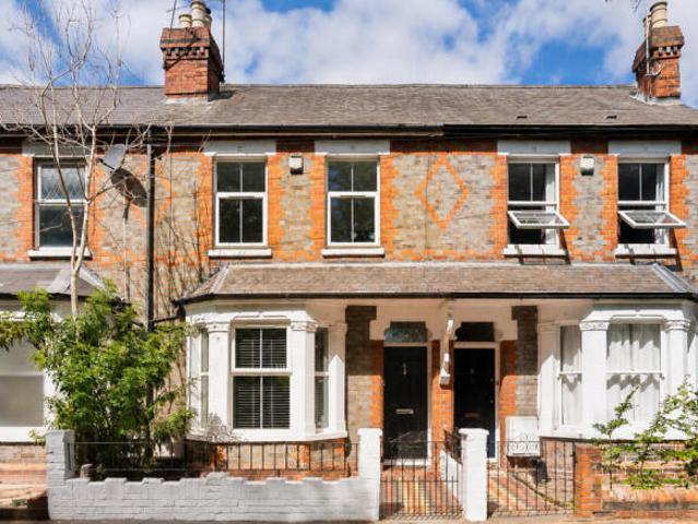 Cottage for sale in Reading