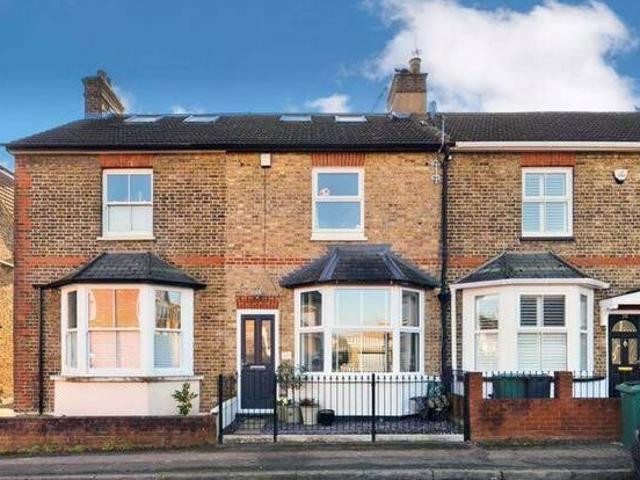 House for rent in Surrey