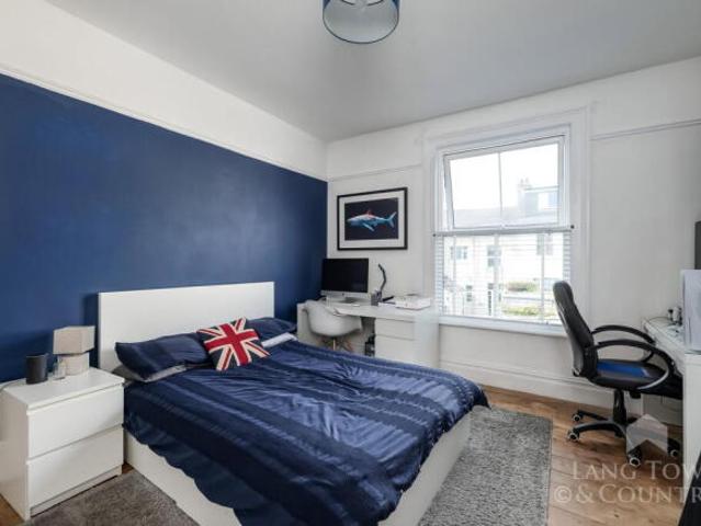 Cottage for sale in Mount Wise
