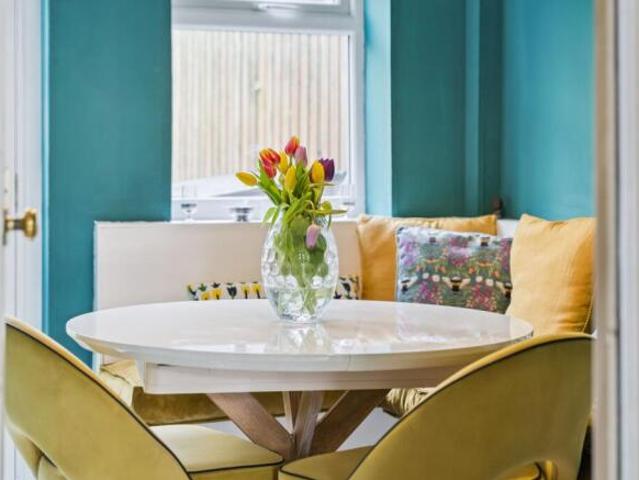 Cottage for sale in Clarkston, Scotland