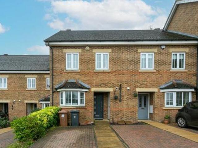 House for sale in Bushey