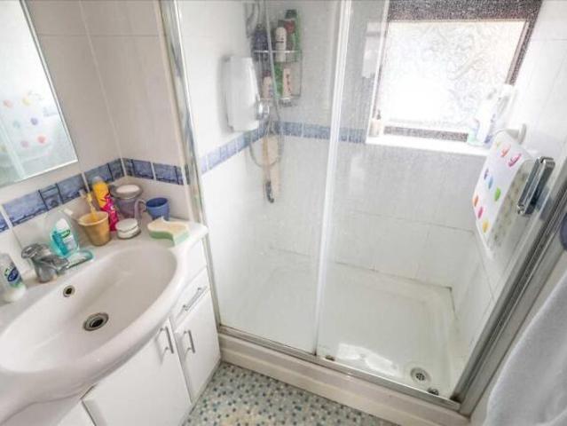 Cottage for sale in Britwell, Slough