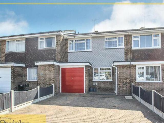 House for sale in Winter Gardens, Essex