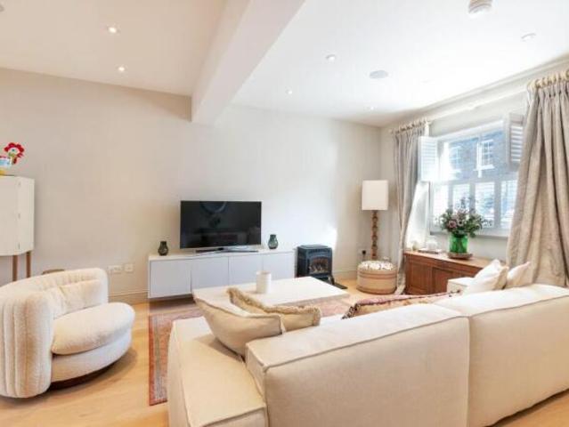 Cottage for sale in Hammersmith, Greater London