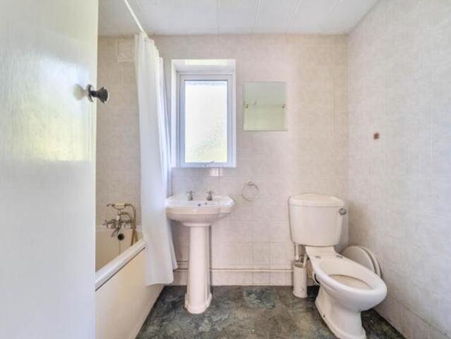 Cottage for sale in Queens Park, Bedford