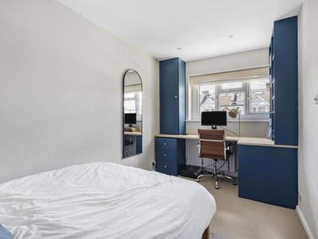 Cottage for sale in London Borough of Merton, Raynes Park