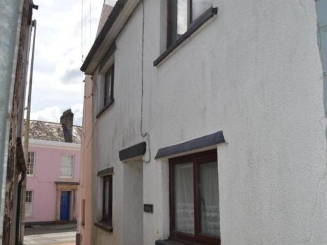 House for sale in Carmarthen, Wales