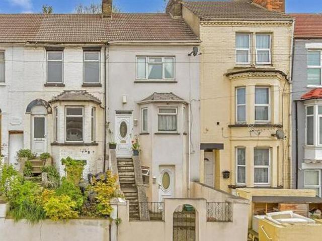 House for sale in Brompton, Chatham