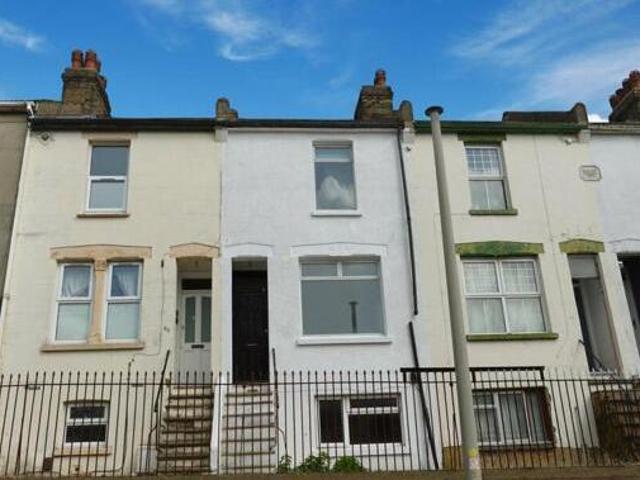 House for sale in Brompton, Chatham