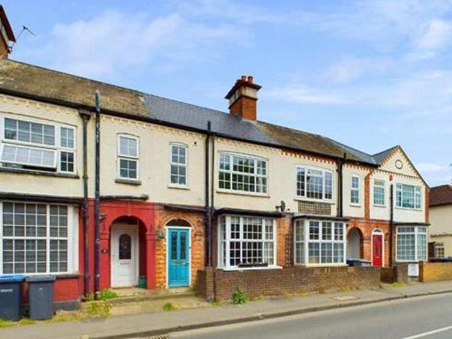 House for sale in Chertsey, Runnymede