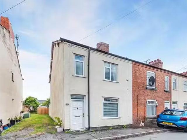 House for sale in Garden City