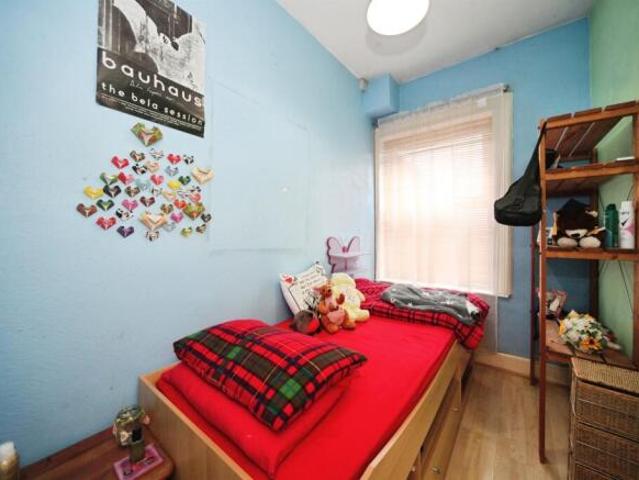 Cottage for sale in Spring Park, Luton