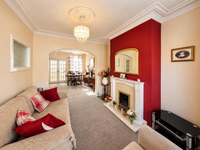 Cottage for sale in The Dukeries, Hull