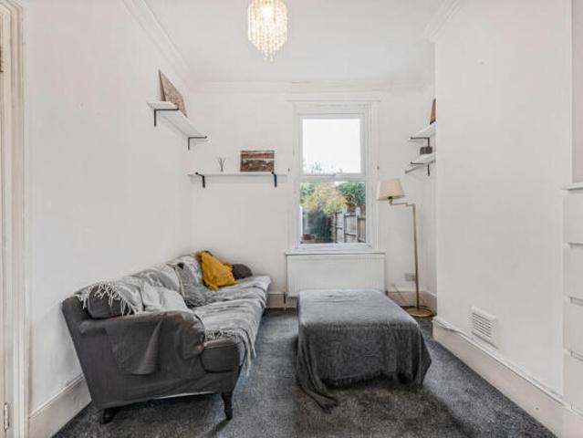 Cottage for sale in Cat Hill, England