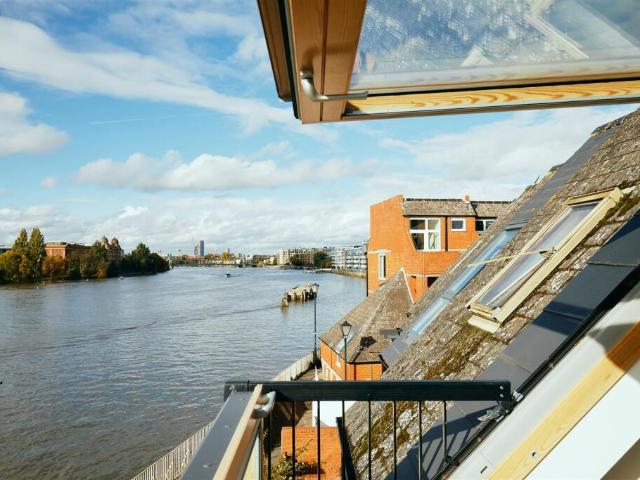 Cottage for sale in Fulham, Hammersmith And Fulham