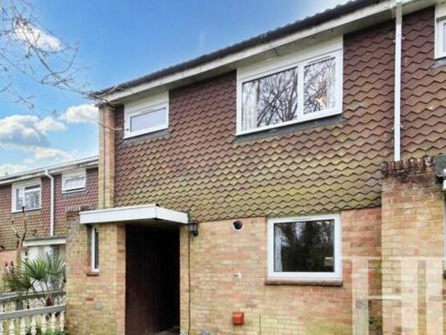 House for sale in Bewbush, Crawley