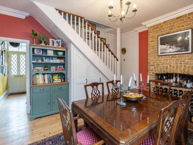 Cottage for sale in Cat Hill