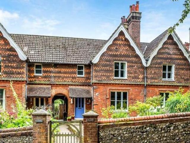 House for sale in Pachesham Park, Surrey