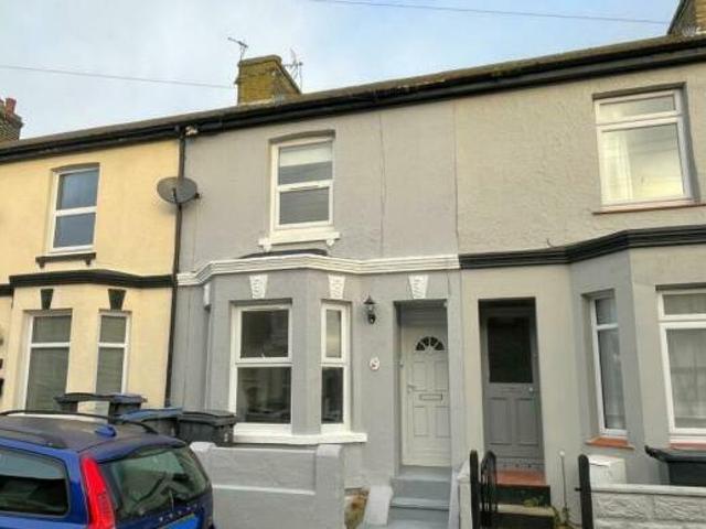 House for sale in Mill Hill, Dover