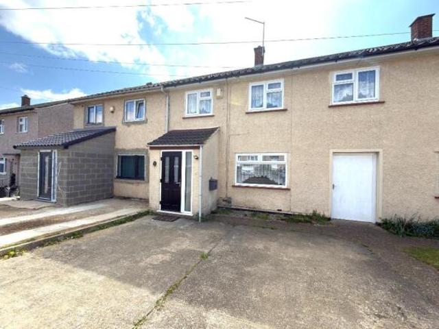 Cottage for sale in Luton
