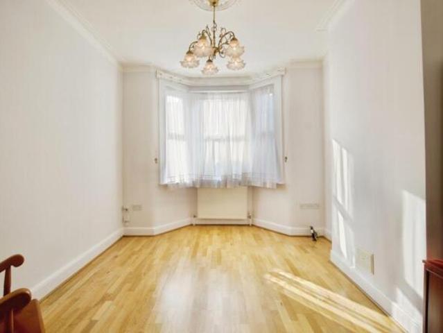 Cottage for sale in Cat Hill