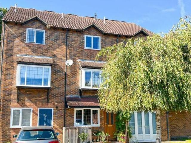 House for sale in Blackhills, Surrey